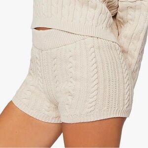 Forever 21 Cable Knit Sweater Hot Shorts S Beige Pull On Stretch Waist 2.5inseam